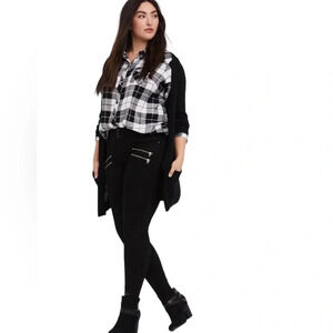 Torrid Denim Women’s 20R Super‎ Stretch Black Multi-zip Accents Skinny Jegging